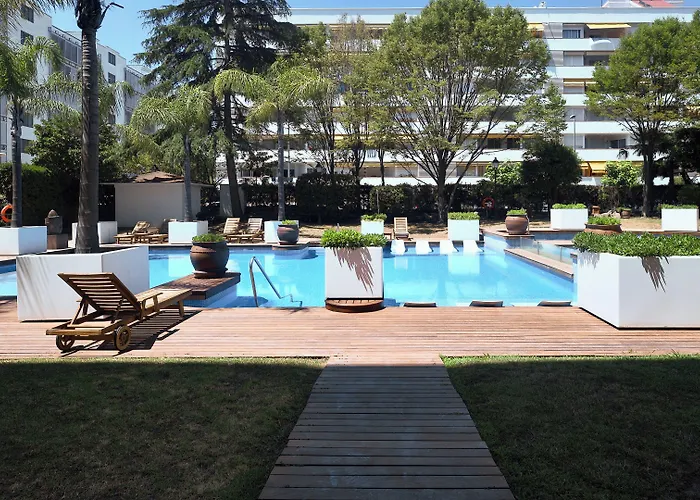 فندق Del Mar Fenals 4*